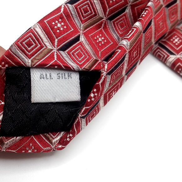 Vintage Men's Tie Burma Bibas Red Beige Geometric Square Pattern All Silk Tie - Picture 7 of 9